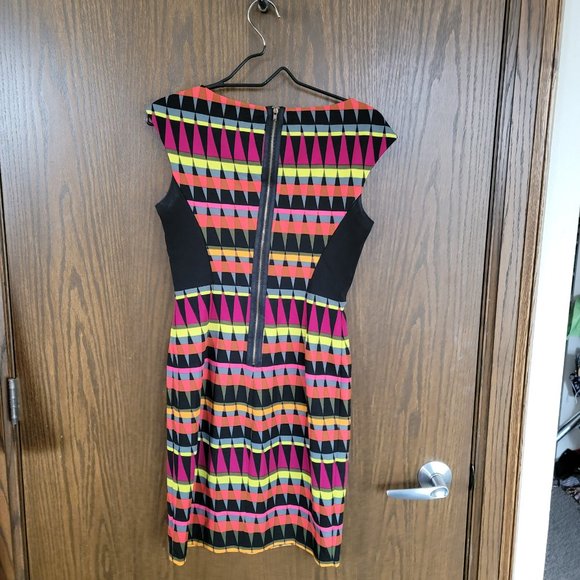 Women's Signature London Style Geometric Sheath Dress Size 6 Stretchy Material - Picture 9 of 12